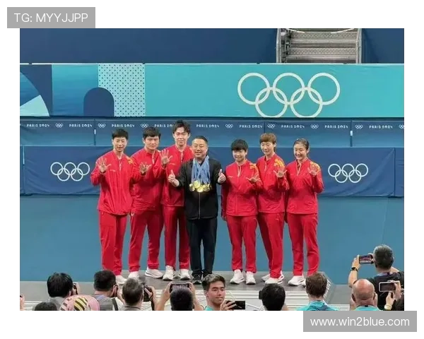 国乒众将为93阅兵发文 马龙陈梦同框朱雨玲王励勤现场观礼见证荣耀时刻